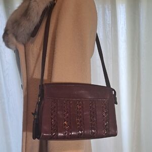 Elegant Brown Leather Shoulder Bag